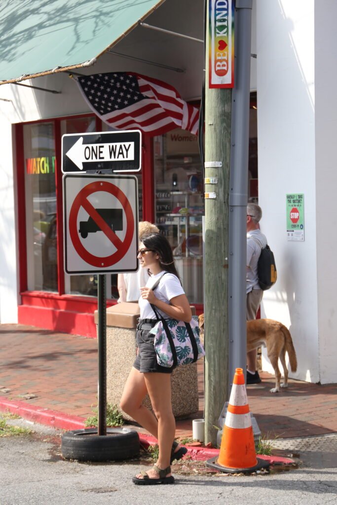 Zeynep is wearing thefreemoodco design tote bag